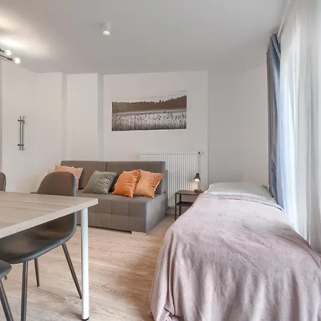 Kamienica Centrum 20 *